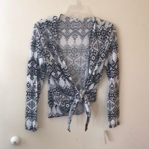 No boundaries size M tribal ikat cardigan wrap